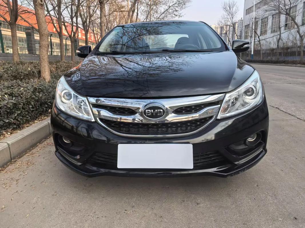 【比亚迪速锐2015款手动豪华版,比亚迪速锐手动高配多少钱】