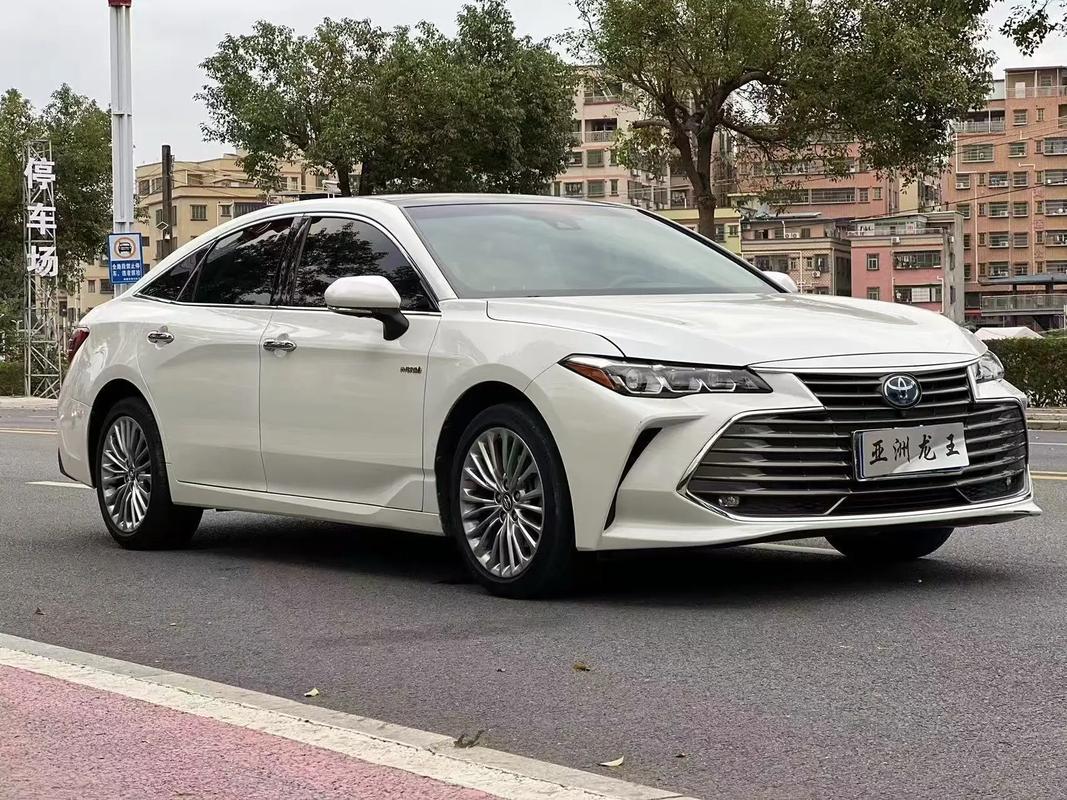 2021款丰田亚洲龙 2021款丰田亚洲龙多少钱