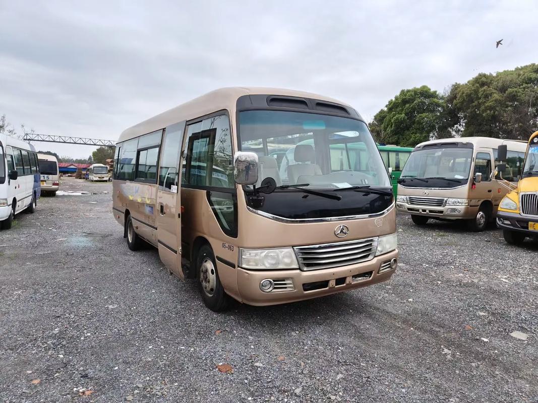 江铃晶马23座详细参数/江铃晶马19座宽体客车